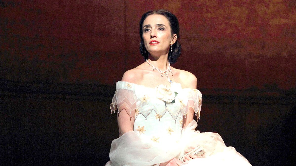 La soprano albanesa Ermonela Jaho protagoniza ‘La traviata’ de Verdi.