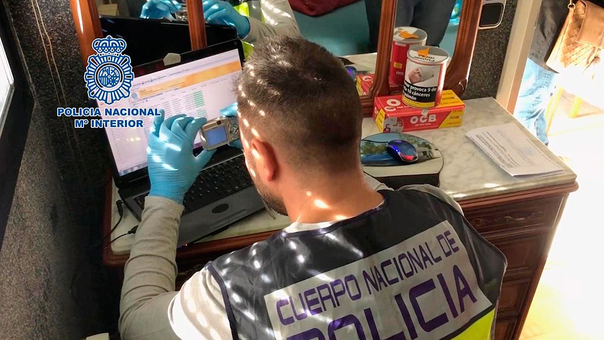 Agentes de la Policía Nacional detienen a un hombre en Valladolid con más de 40.600 archivos de carácter pedófilo de extrema dureza. | ICAL