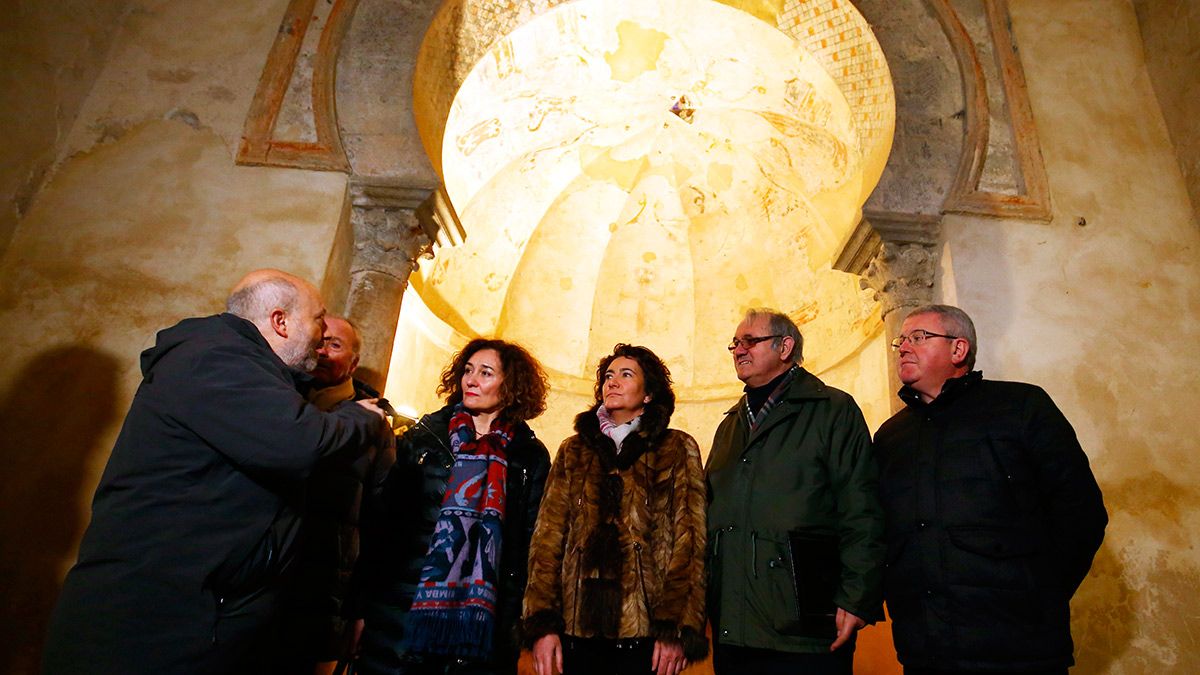 Visita de la consejera al templo de Peñalba. | ICAL