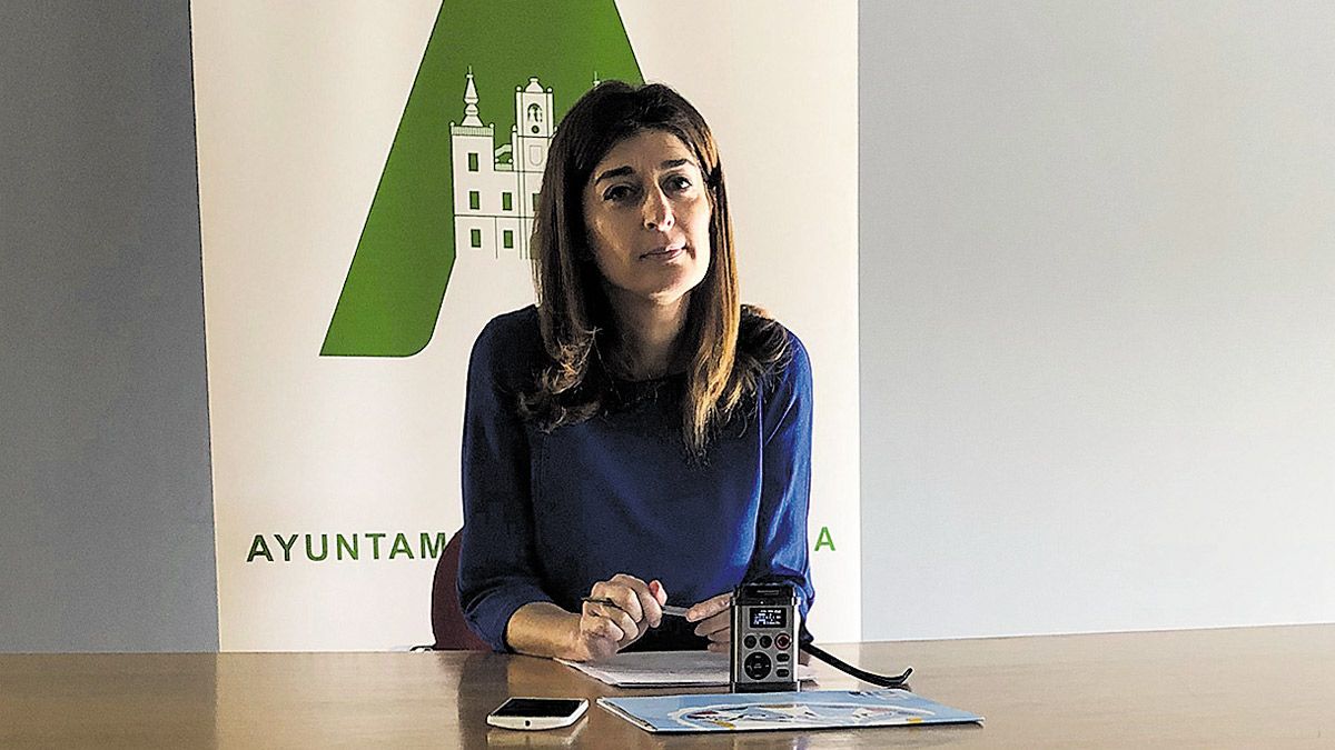 La concejala de Turismo del Ayuntamiento de Astorga, Silvia Cobos. | P.F.