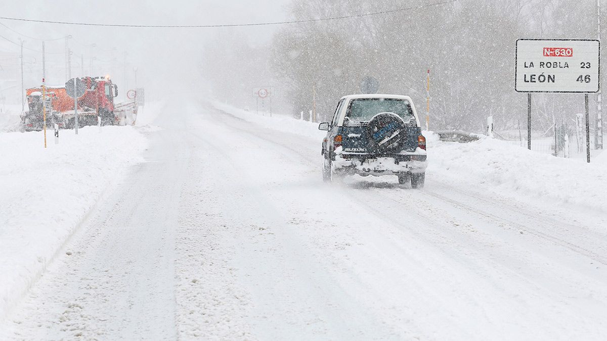 Una de las estampas invernales que ha dejado el temporal Helena durante este fin de semana en León. | ICAL