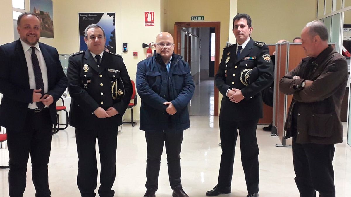 Visita del subdelegado y el nuevo comisario de León al Consejo Comarcal.