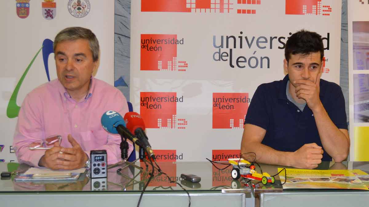 Luis Panizo y David Gutiérrez, durante la presentación del Campus Tecnológico. | L.N.C.