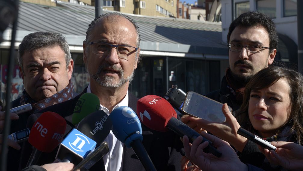 El procurador Luis Fuentes ha visitado León este martes. | MAURICIO PEÑA