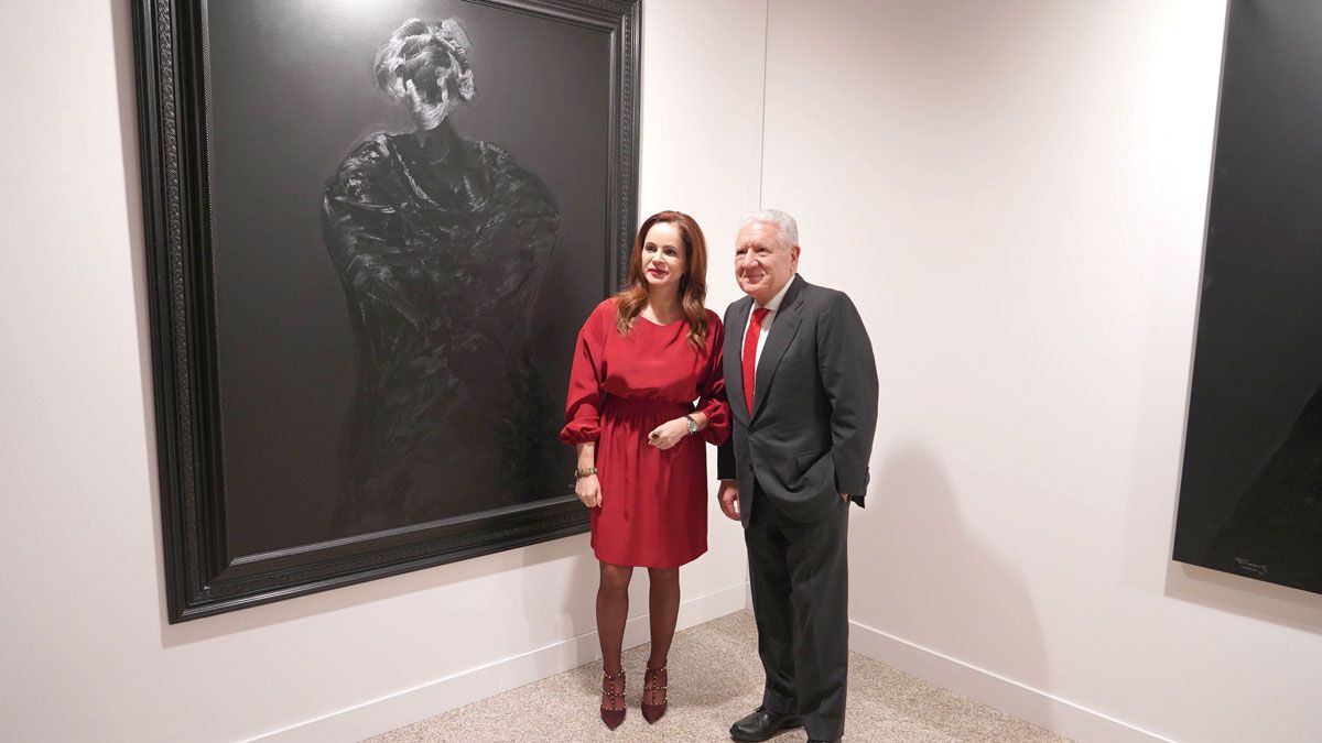 Silvia Clemente yLuis Bassat en la inauguración de la exposición. |  ICAL