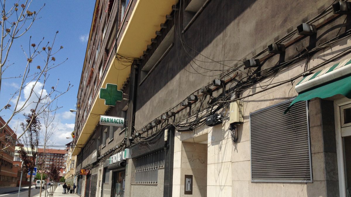 El economato de Renfe está ubicado en la entreplanta de un edificio de la calle Astorga. | L.N.C.