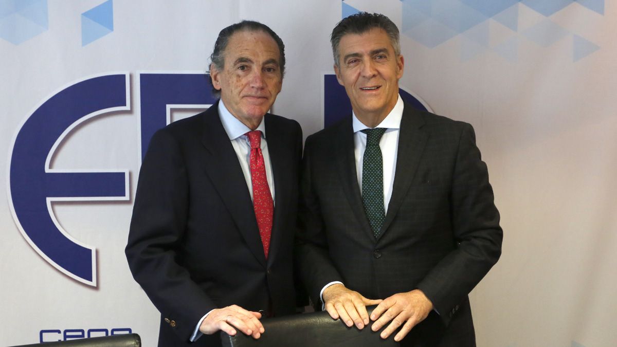 El secretario general de Fele, Álvaro Díez (i), y el presidente, Javier Cepedano. | ICAL