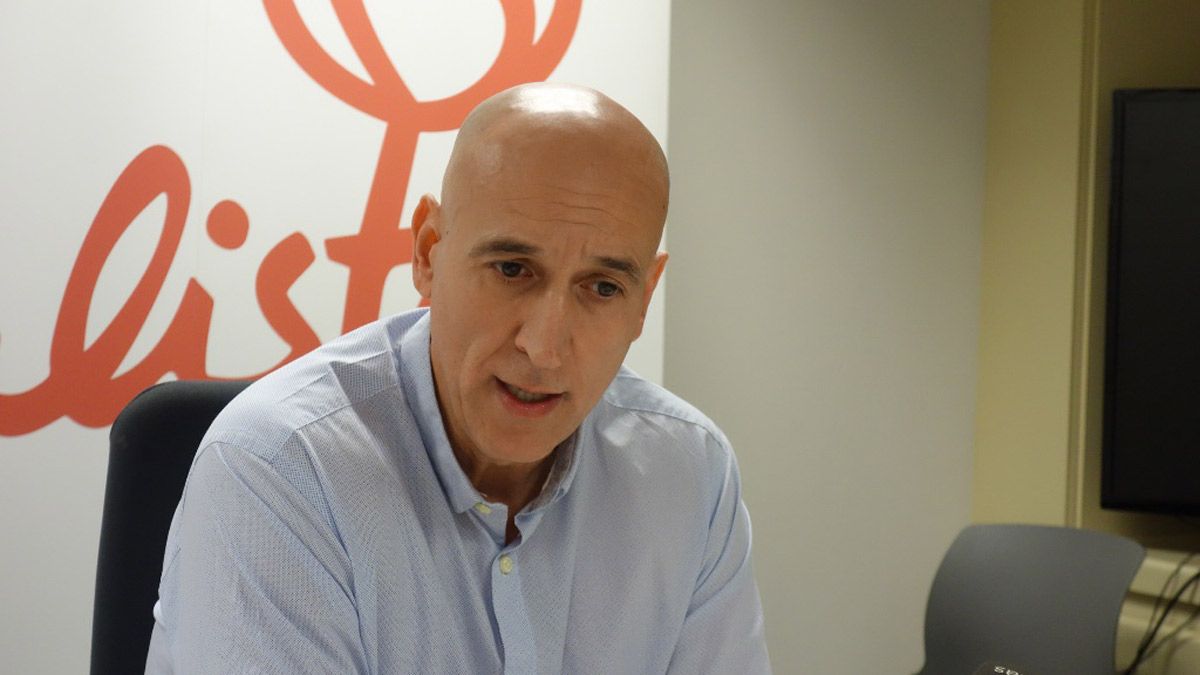 El candidato socialista, José Antonio Diez, en la rueda de prensa de este jueves. | L.N.C.