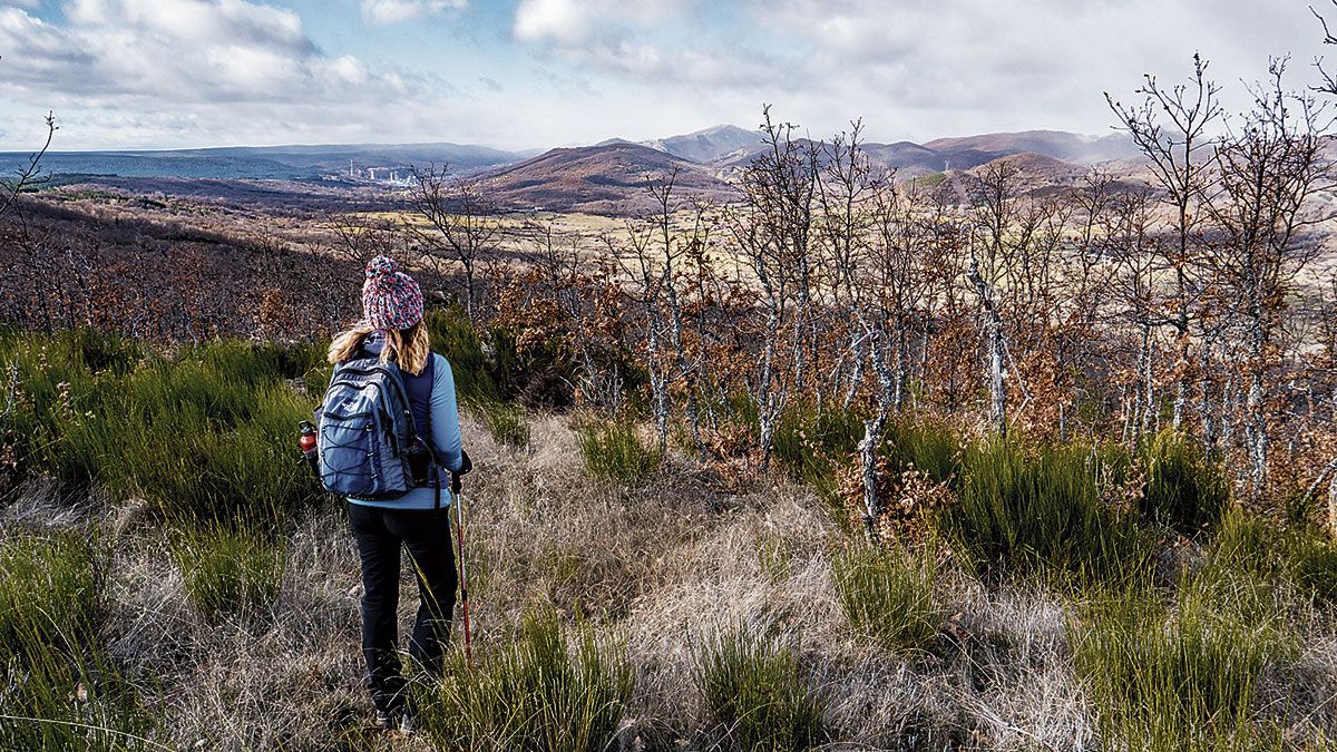 Valle del Fernar con La Robla al fondo. | VICENTE GARCÍA