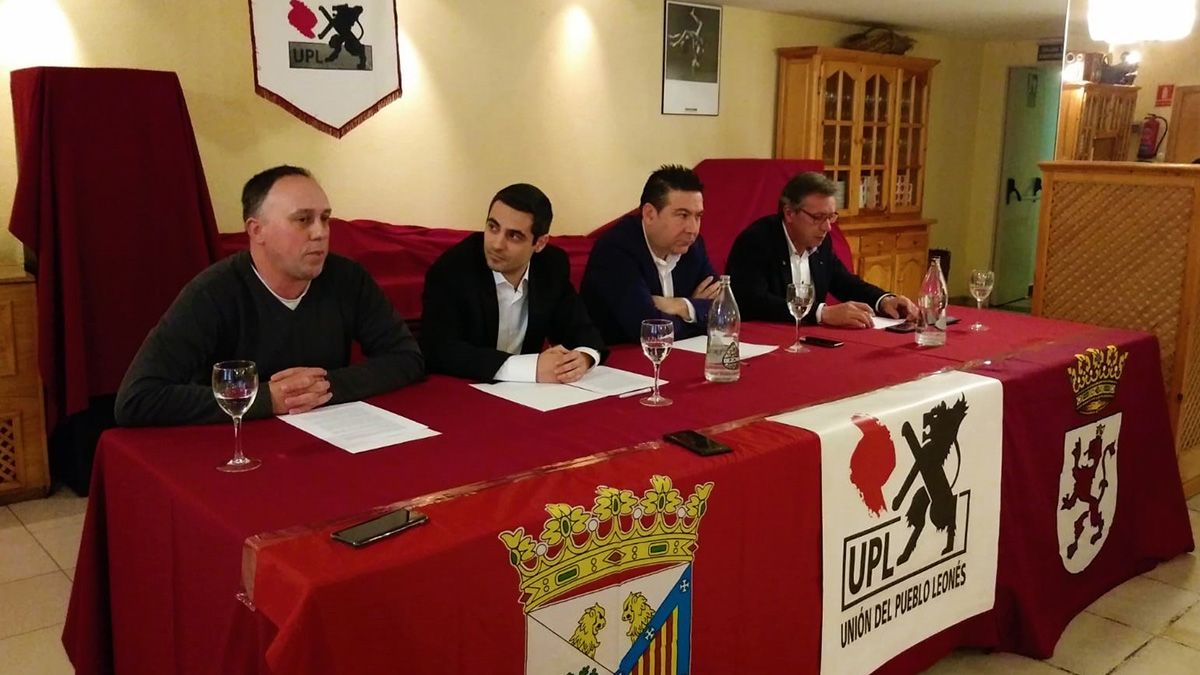 Imagen de la rueda de prensa con los candidatos de UPL Salamanca este sábado.