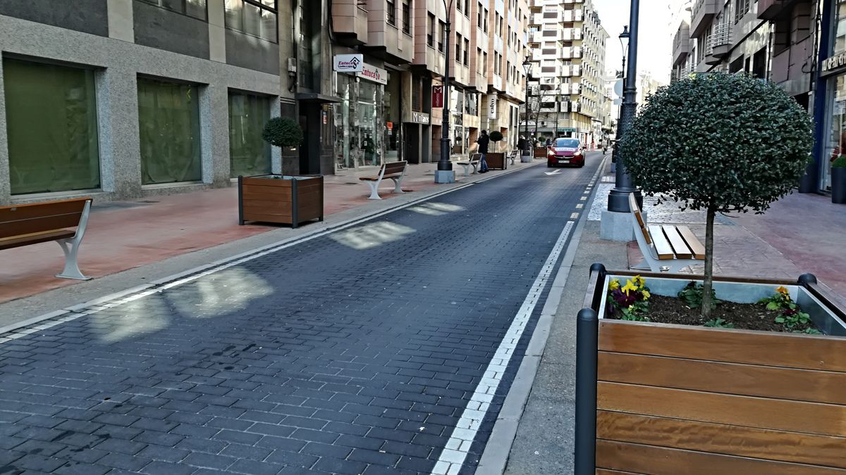 Parte ya arreglada de la calle Camino de santiago que sigue en obras en su zona final. | M.I.