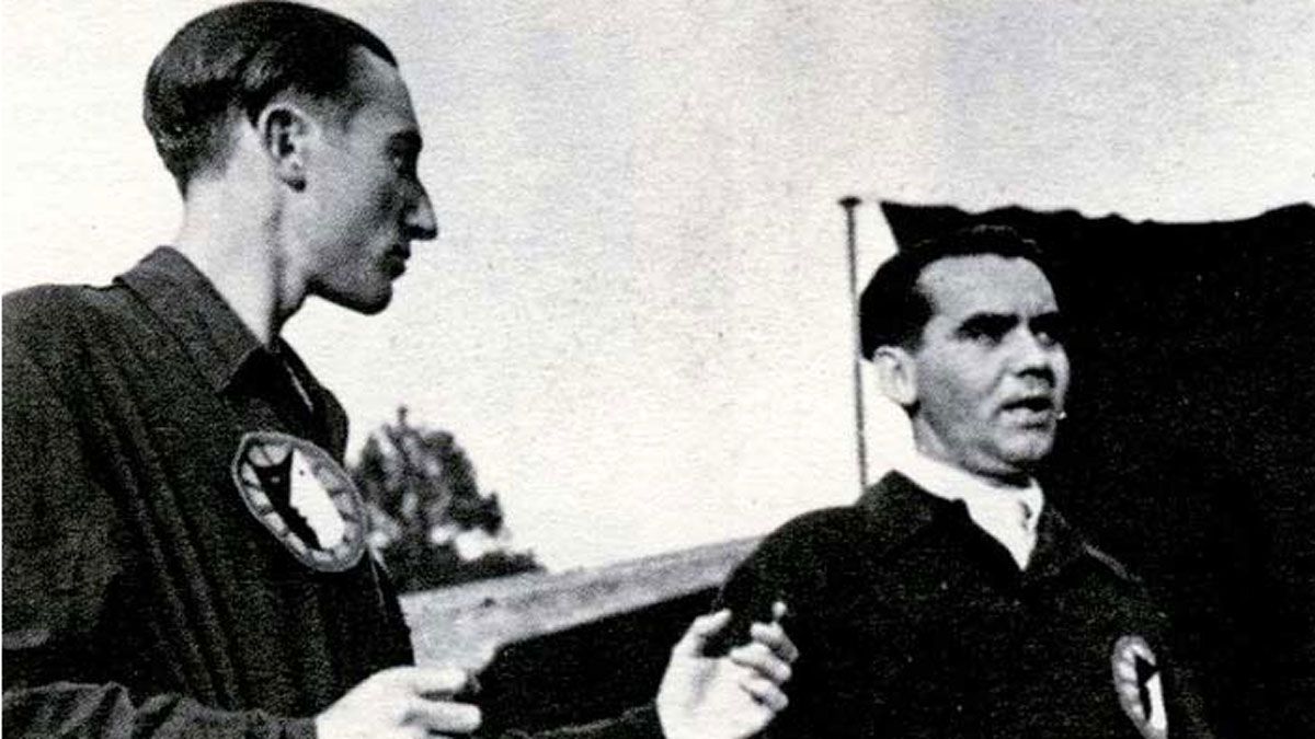 Luis Sáenz de la Calzada con Lorca en el teatro La Barraca.