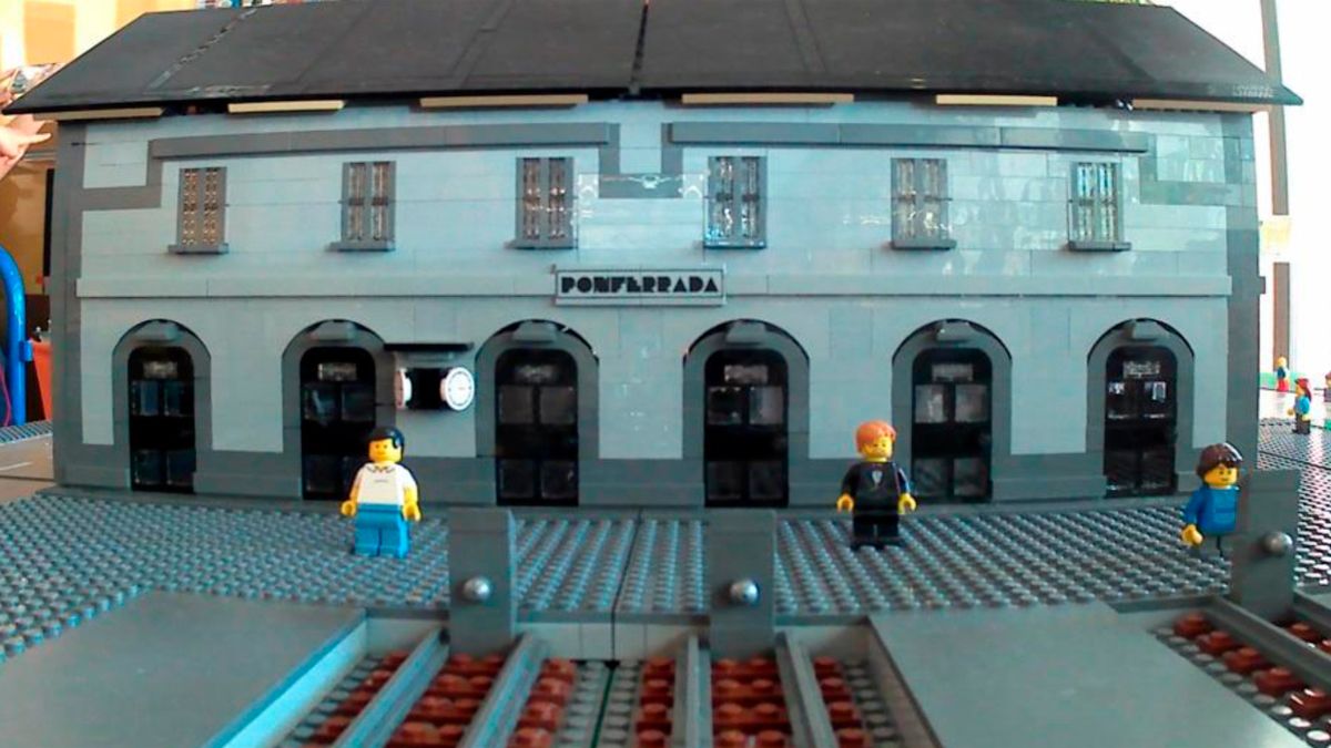 Una de las piezas de Lego relacionadas con Ponferrada.