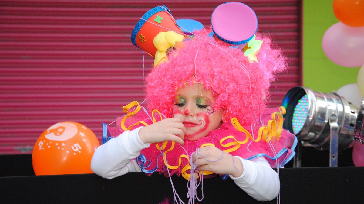 Los niños disfrutan desde pequeños de los días de Don Carnal. | ABAJO