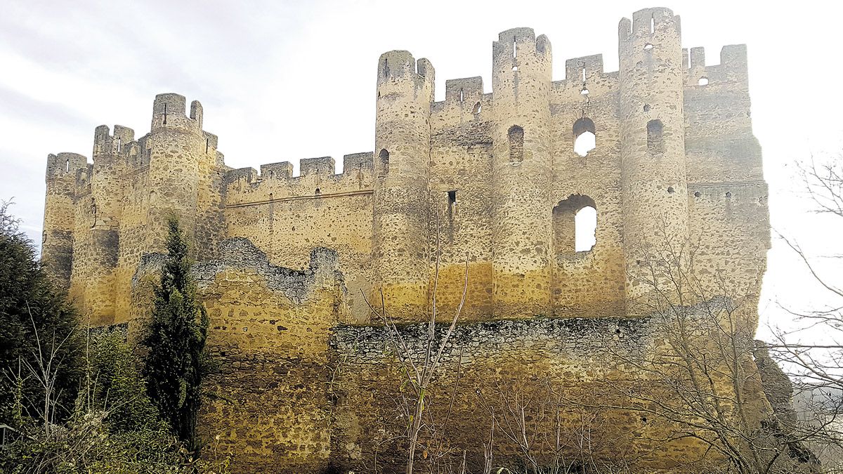 Las obras en el castillo reforzarán la estructura del mismo. | T.G.