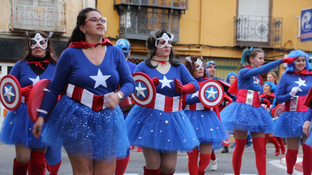 Las risas en el desfile de Santa María siempre están garantizadas. | T.G.