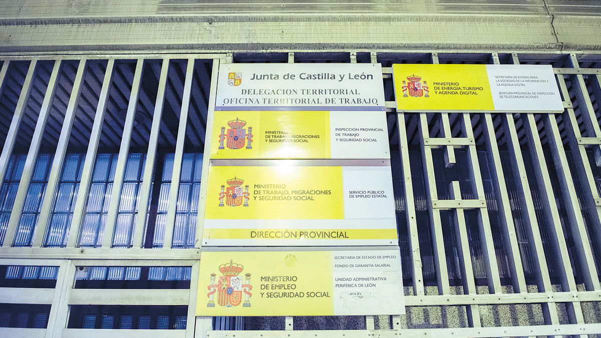 Detalle de la Oficina Territorial de Trabajo en la capital leonesa. | MAURICIO PEÑA