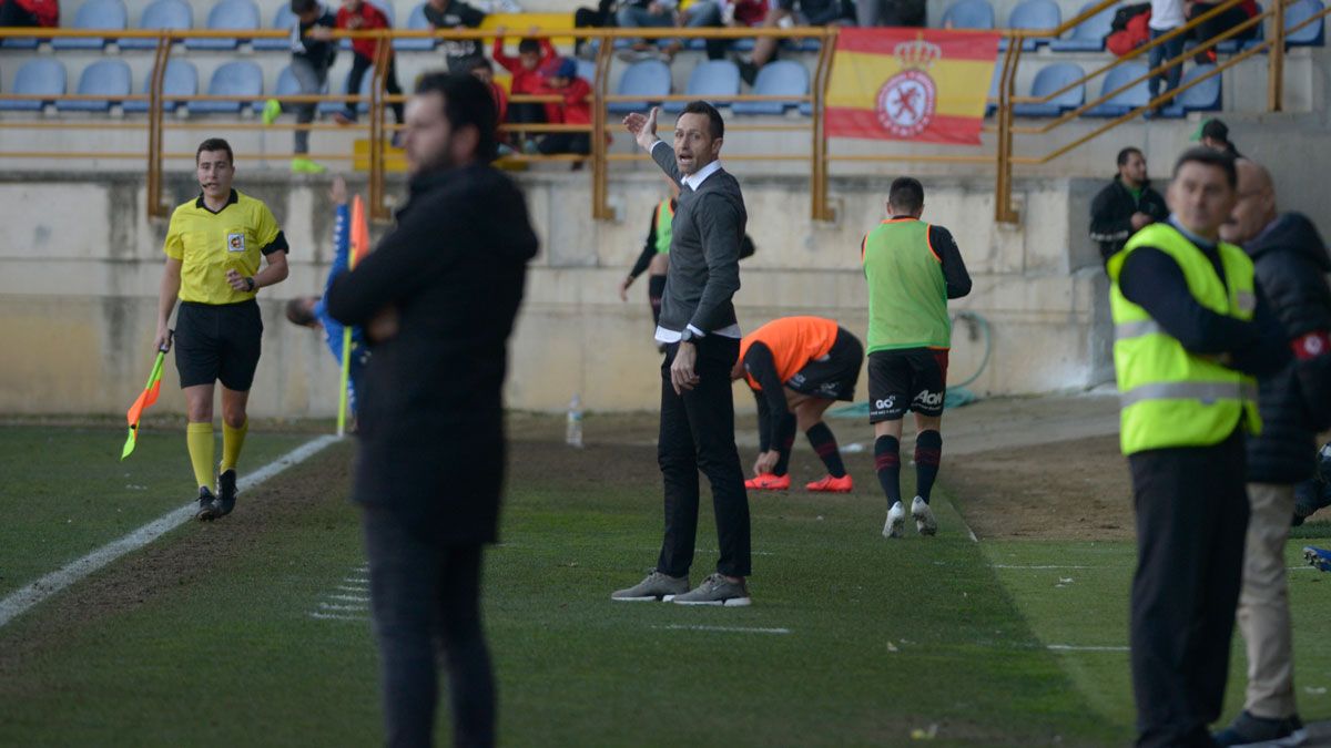 José Manuel Aira, en un partido con la Cultural. | MAURICIO PEÑA José Manuel Aira, en un partido con la Cultural. | MAURICIO PEÑA