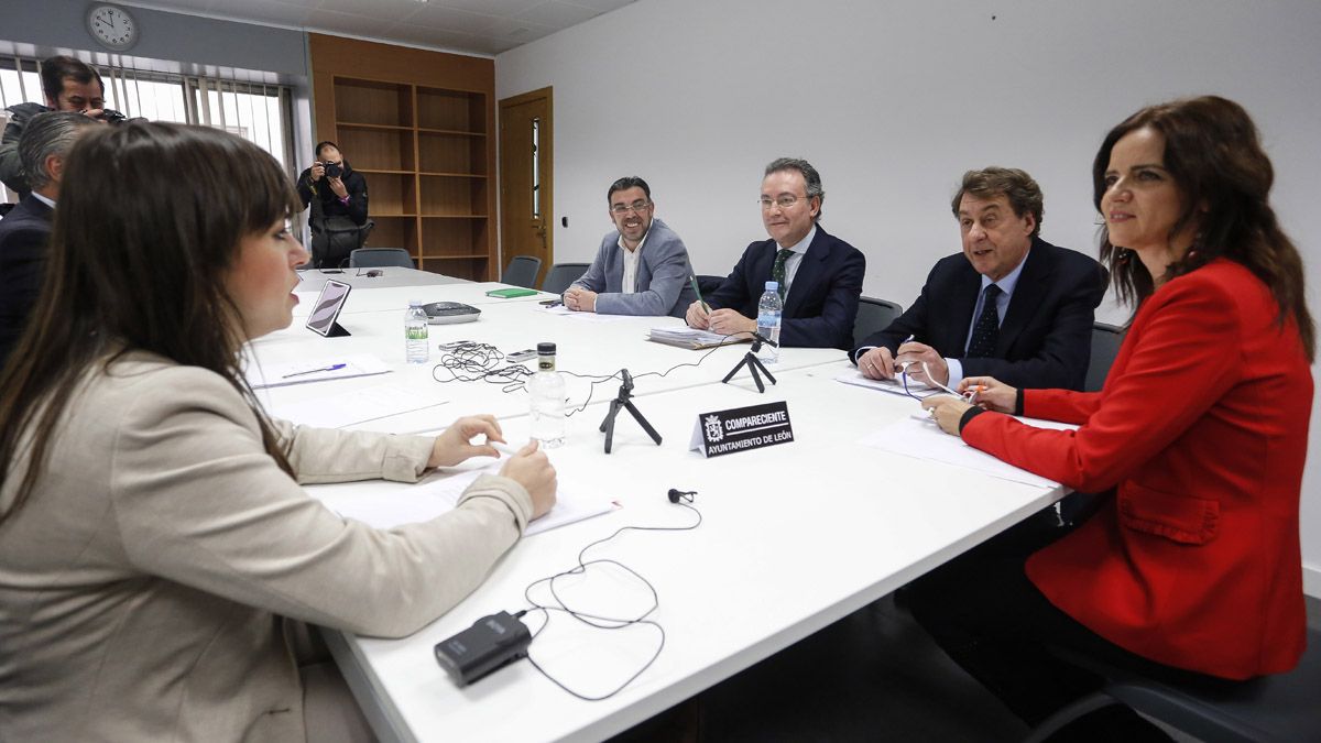 Reunión de la comisión de investigación sobre la trama Enredadera en una imagen de archivo. | ICAL