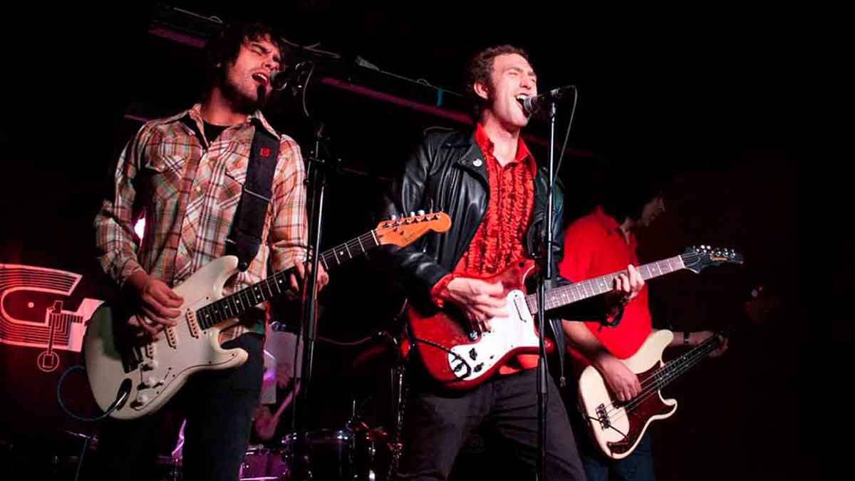 Kurt Baker y el leonés Juancho López ‘mano a mano’ en uno de sus conciertos.