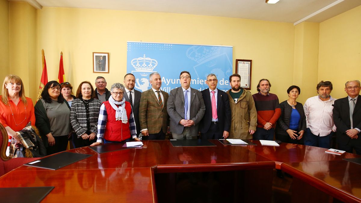 Presentación del premio en Villafranca del Bierzo. | ICAL