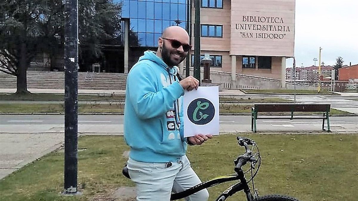 El ganador de la primera edición del reto 'Muévete por la ULE'. | L.N.C. El ganador de la primera edición del reto 'Muévete por la ULE'. | L.N.C.