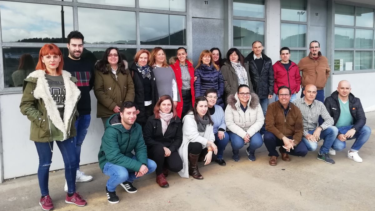 Imagen de los participantes en la nueva lanzadera en Ponferrada.