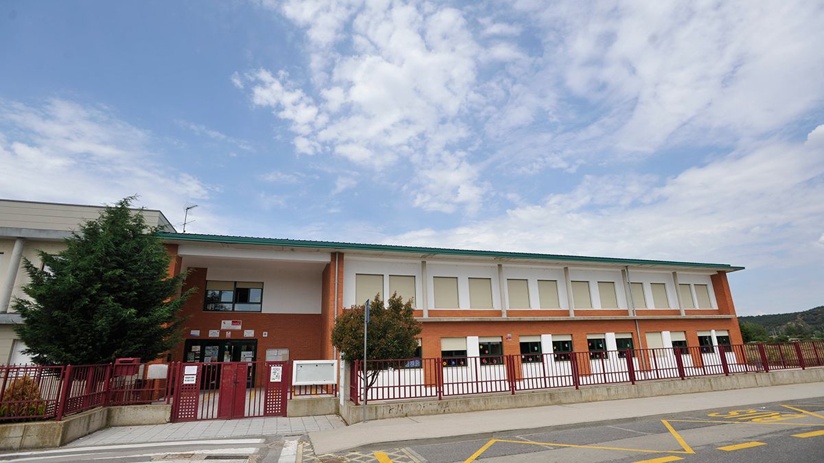 El colegio Los Adiles está en Villaobispo de las Regueras. | DANIEL MARTÍN