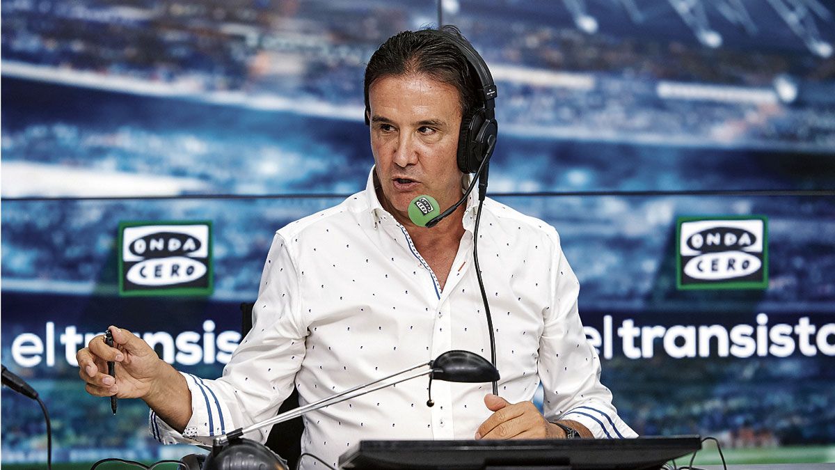 José Ramón de la Morena durante la emisión del programa ‘El transistor’, que este martes viaja a León. | ONDA CERO