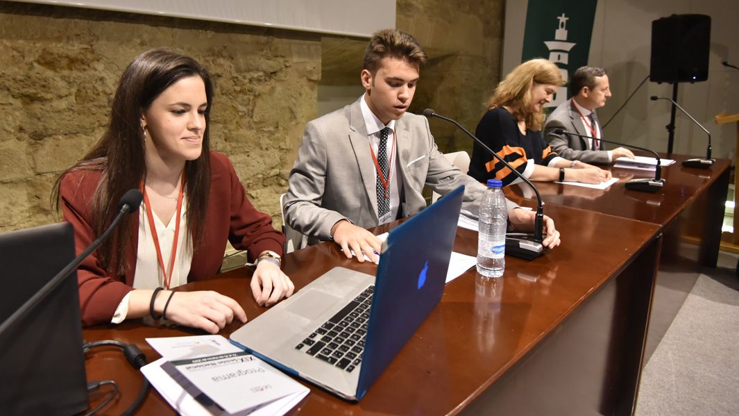 Un momento de la jornada celebrada en el colegio Peñacorada. | SAÚL ARÉN