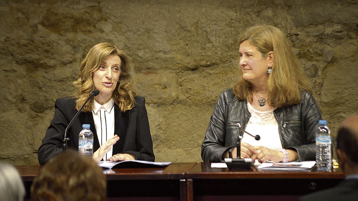 Mar Sancho y Margarita Torres inauguraron el Congreso ‘Carlos V y su tiempo’ en el Palacio del Conde Luna. | MAURICIO PEÑA