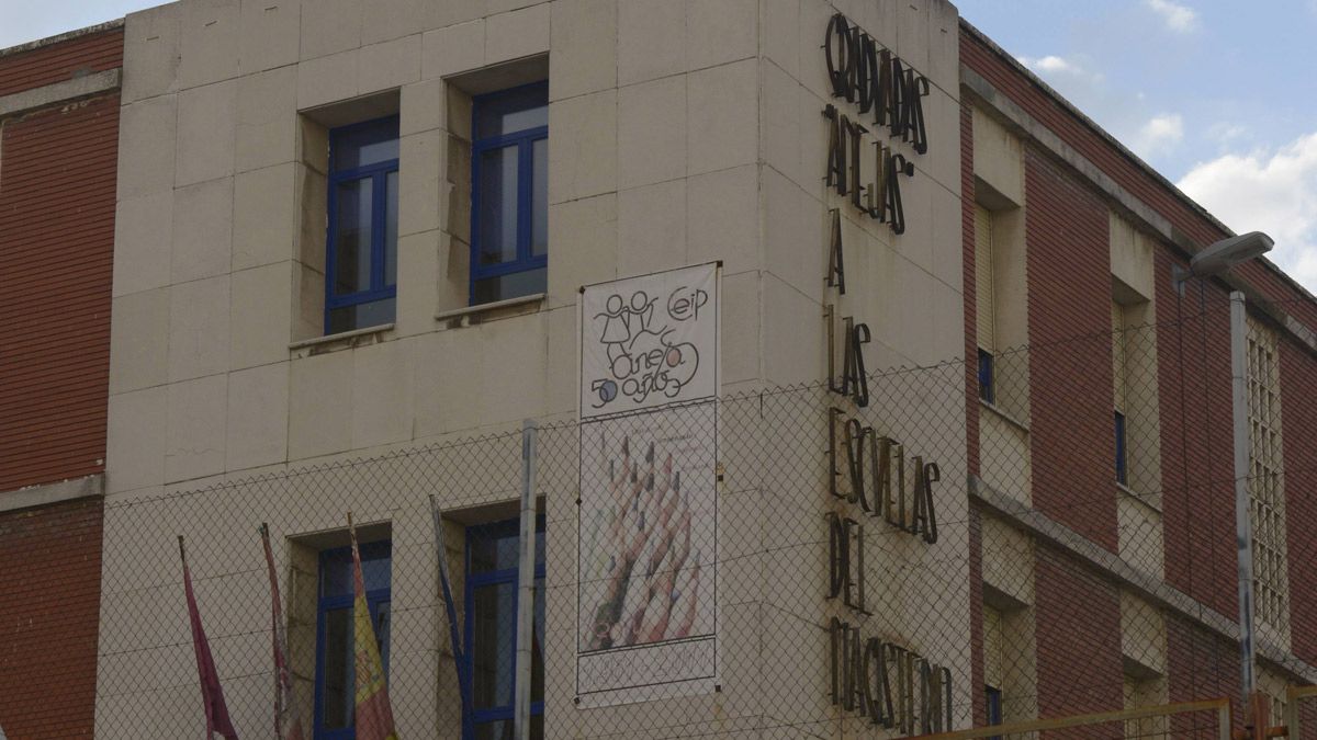 Vista exterior del Colegio de Educación Infantil y Primaria Las Anejas. | MAURICIO PEÑA