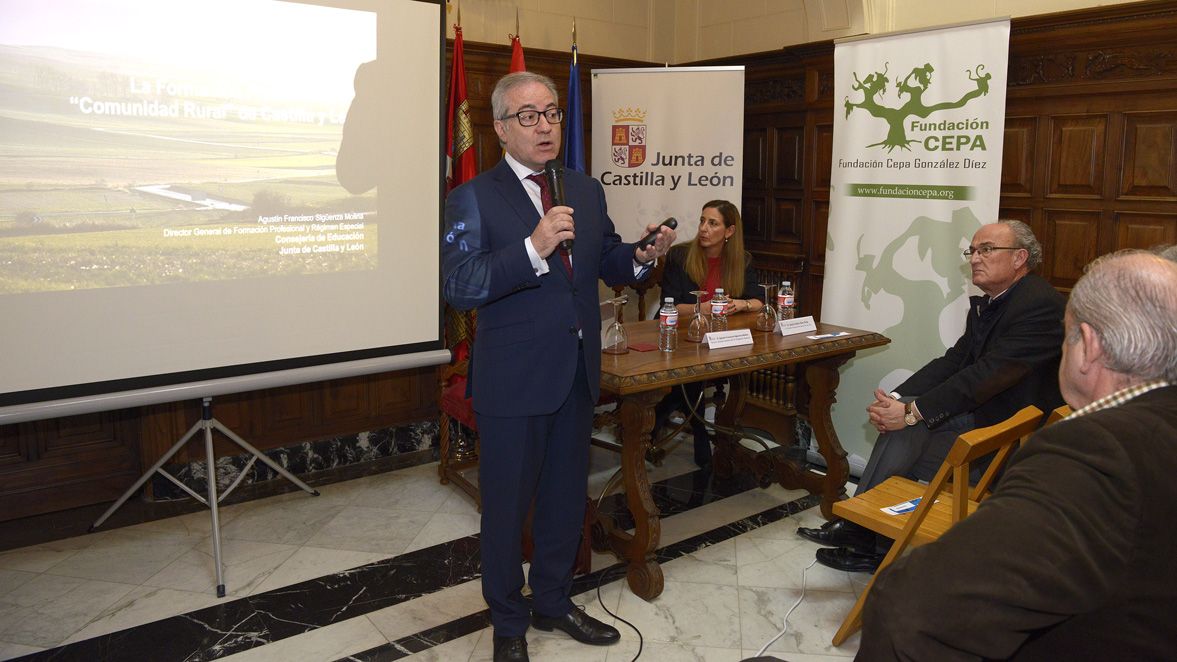 La inauguración de las jornadas ha tenido lugar en la Fundación Cepa. | MAURICIO PEÑA