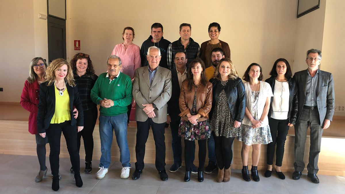 El delegado territorial entregó los diplomas acreditativos de la formación.