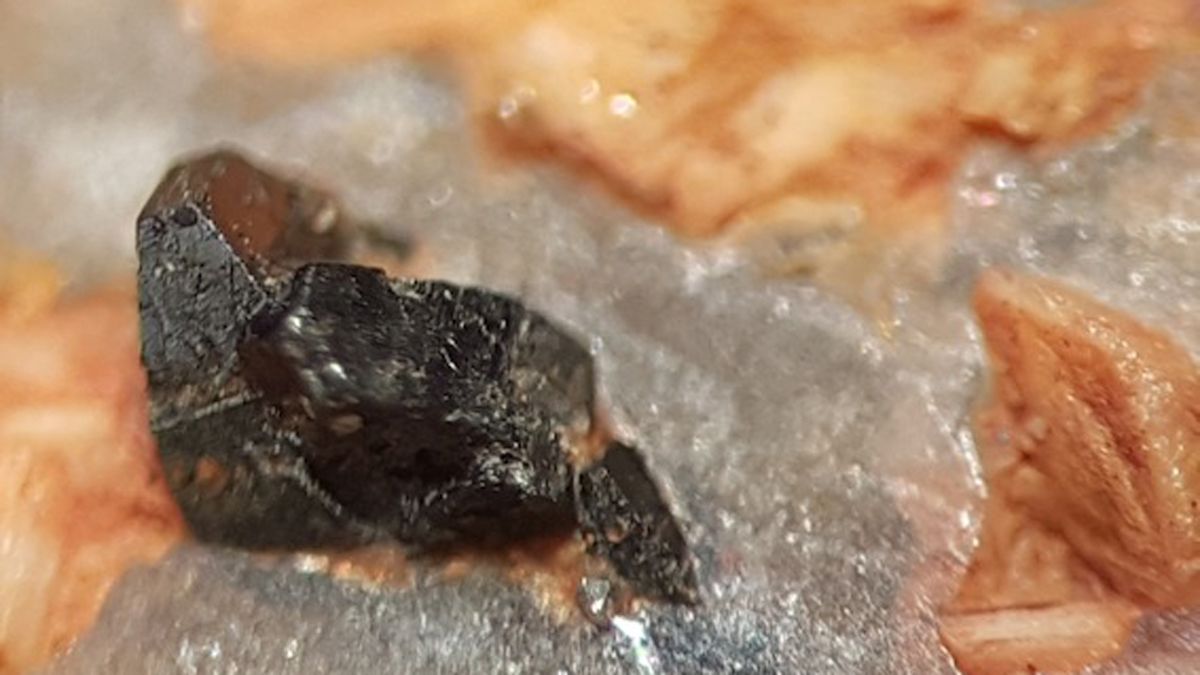 Imagen del indicio localizado. | ARAGONITO AZUL