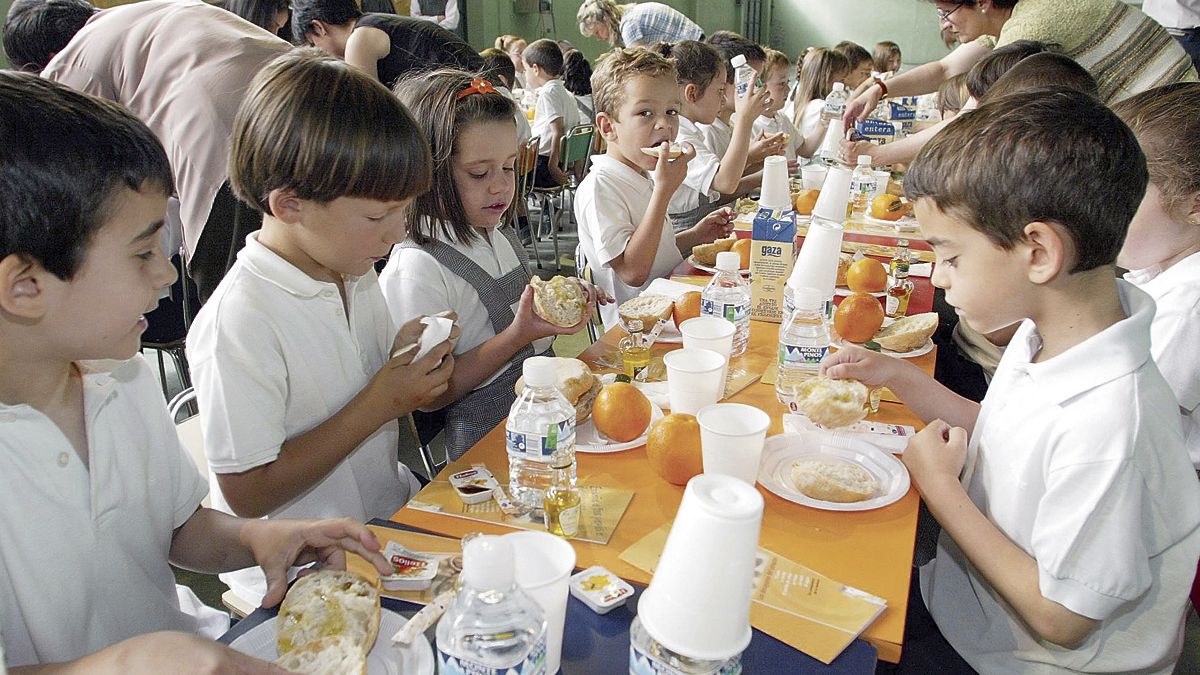 Uno de los comedores escolares de la comunidad, donde la Junta asegura que no se permite la línea caliente. | ICAL Uno de los comedores escolares de la comunidad, donde la Junta asegura que no se permite la línea caliente. | ICAL