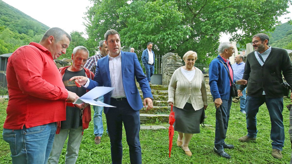 Alonso en la presentación de unas excavaciones en la zona. | ICAL