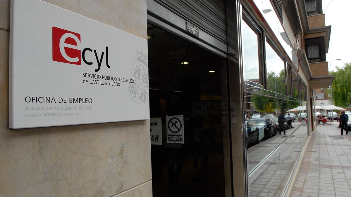 Oficina del Ecyl en León. | MAURICIO PEÑA