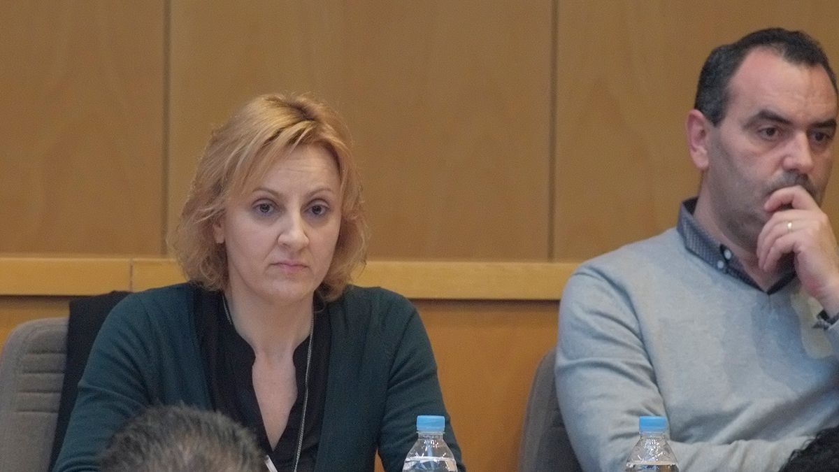 Olga Pérez, junto a su ya excompañero Miguel Ángel Abella, en un pleno en San Andrés. | DANIEL MARTÍN Olga Pérez, junto a su ya excompañero Miguel Ángel Abella, en un pleno en San Andrés. | DANIEL MARTÍN