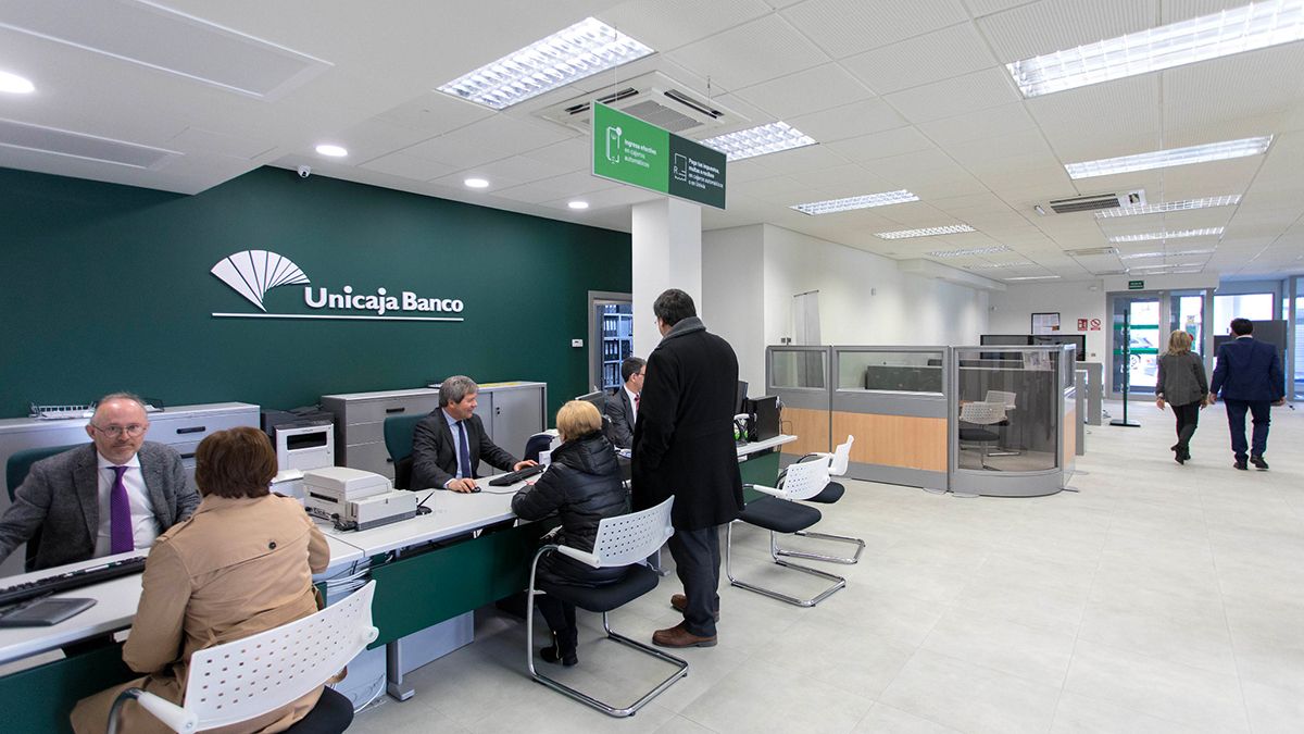 unicaja-servicios-03-04-19.jpg unicaja-servicios-03-04-19.jpg