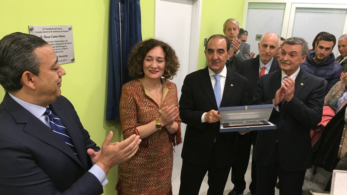 En la inauguración se destapó una placa conmemorativa del evento.