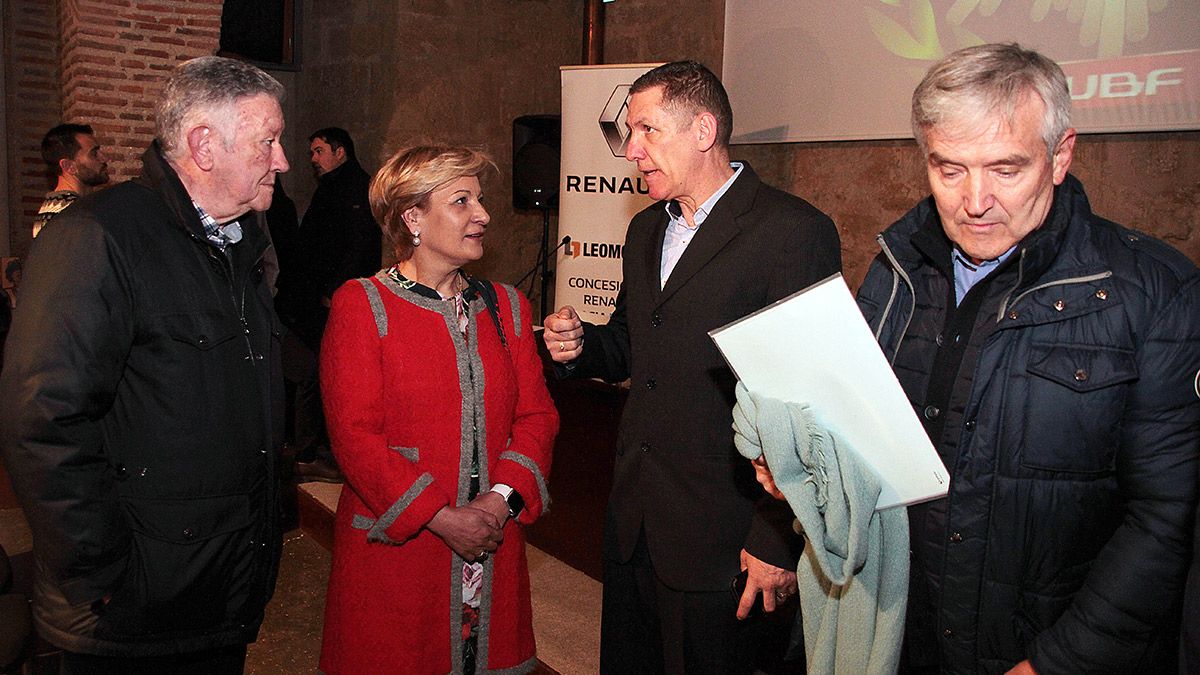 nauguración del Congreso Nacional del sistema de defensa policial Bricpol (Brigada de Competición Policial); en la imagen, Santiago Bango (C), presidente de Bricpol. | ICAL