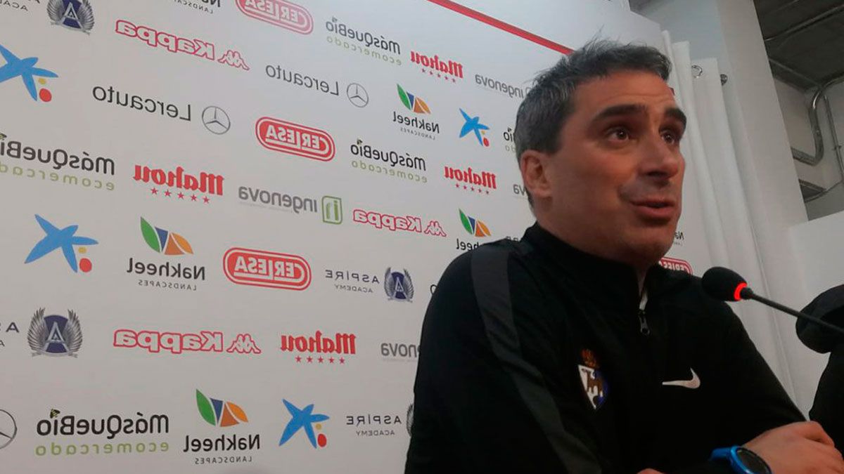 El entrenador de la Deportiva, Jon Pérez Bolo. | CYD LEONESA