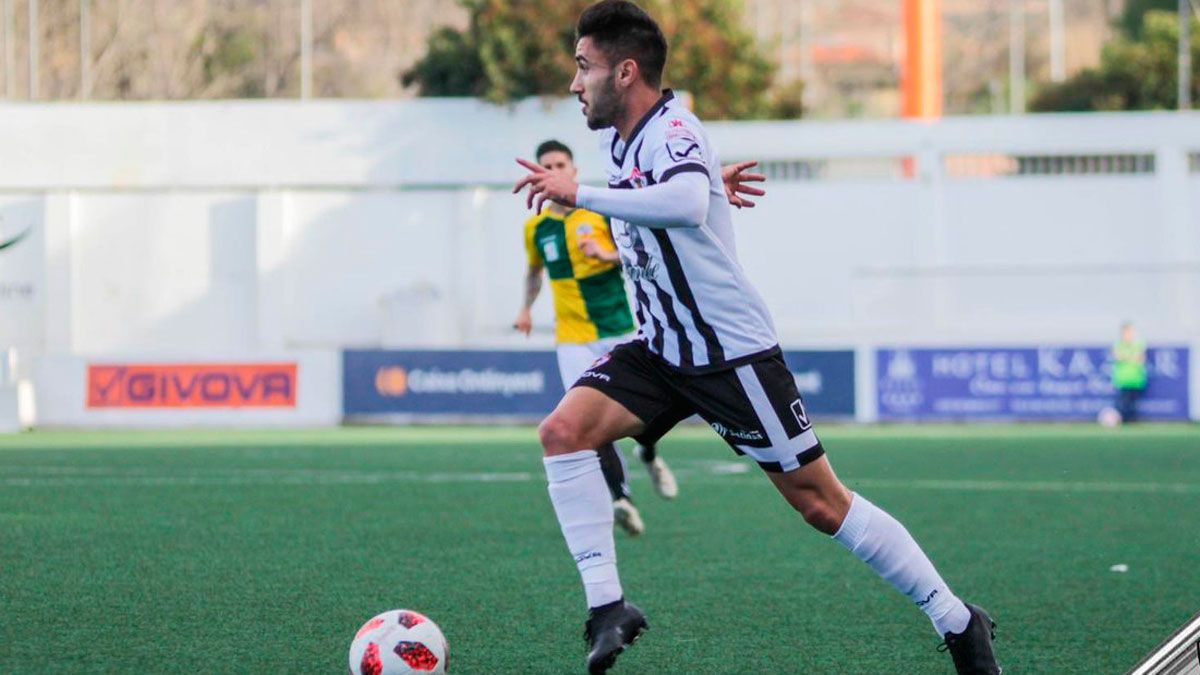 Javi Zarzo podría convertirse en breve en nuevo jugador de la Deportiva. | ONTINYENT CF