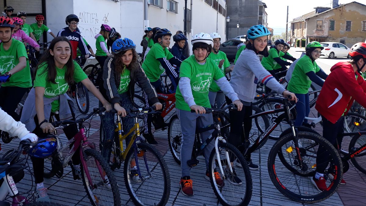 Momentos de la marcha solidaria.