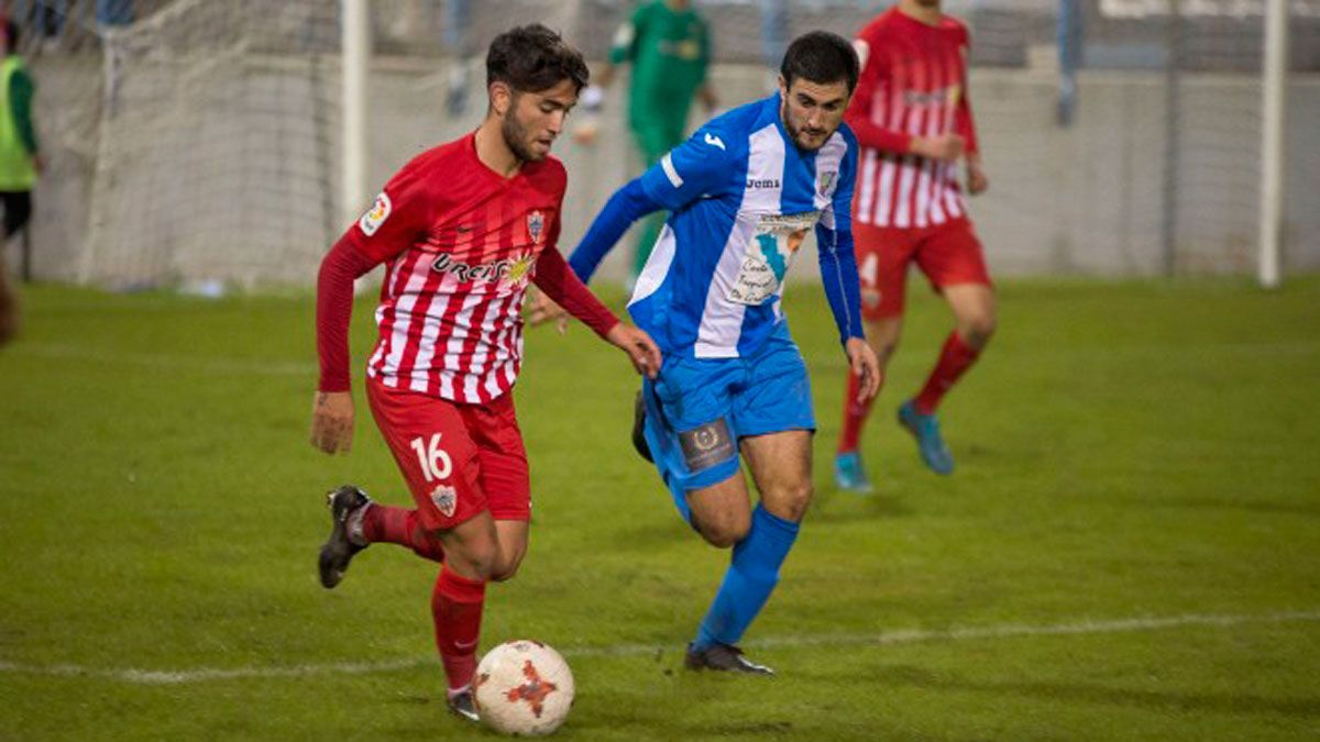 Lozano, último fichaje de la Deportiva, durante un partido con el Almería B. | UD ALMERÍA