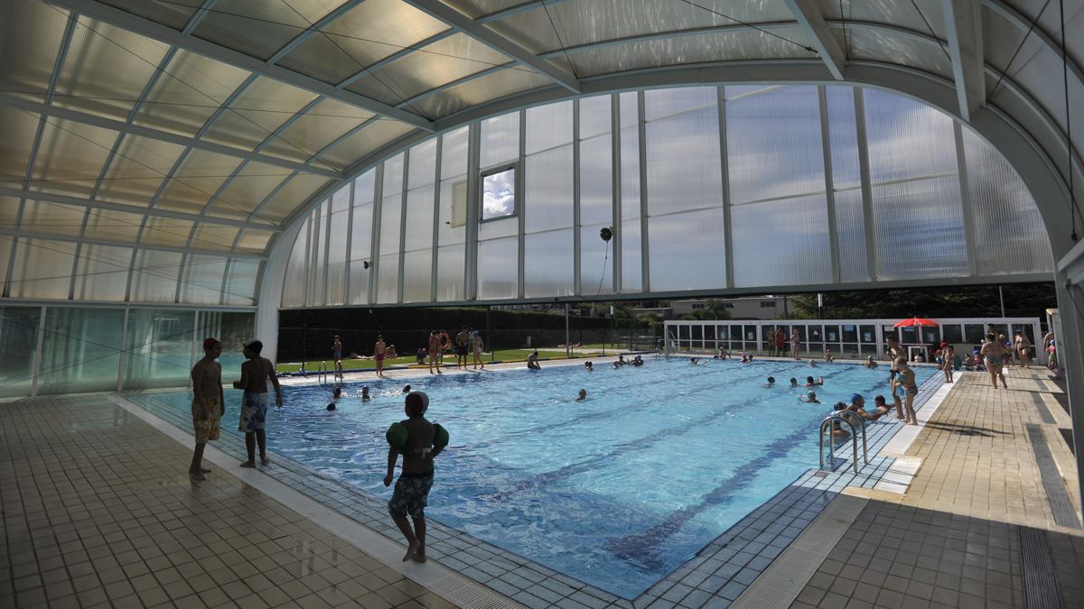 Piscina de Trobajo del Camino en una imagen de archivo. | DANIEL MARTÍN Piscina de Trobajo del Camino en una imagen de archivo. | DANIEL MARTÍN