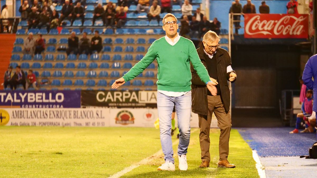 Bolo se lamenta durante un partido en El Toralín. | FRANCISCO L. POZO