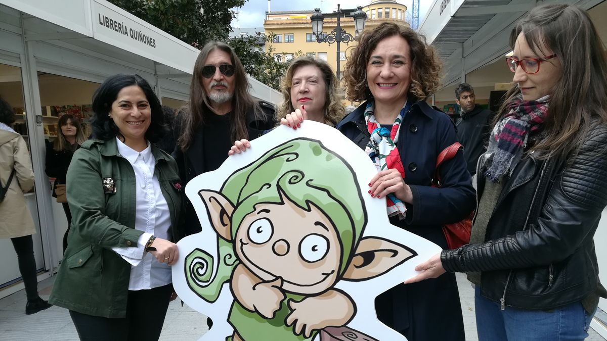 Momentos de la presentación de Planeta Bierzo en la Feria del Libro de Ponferrada. | M.I.