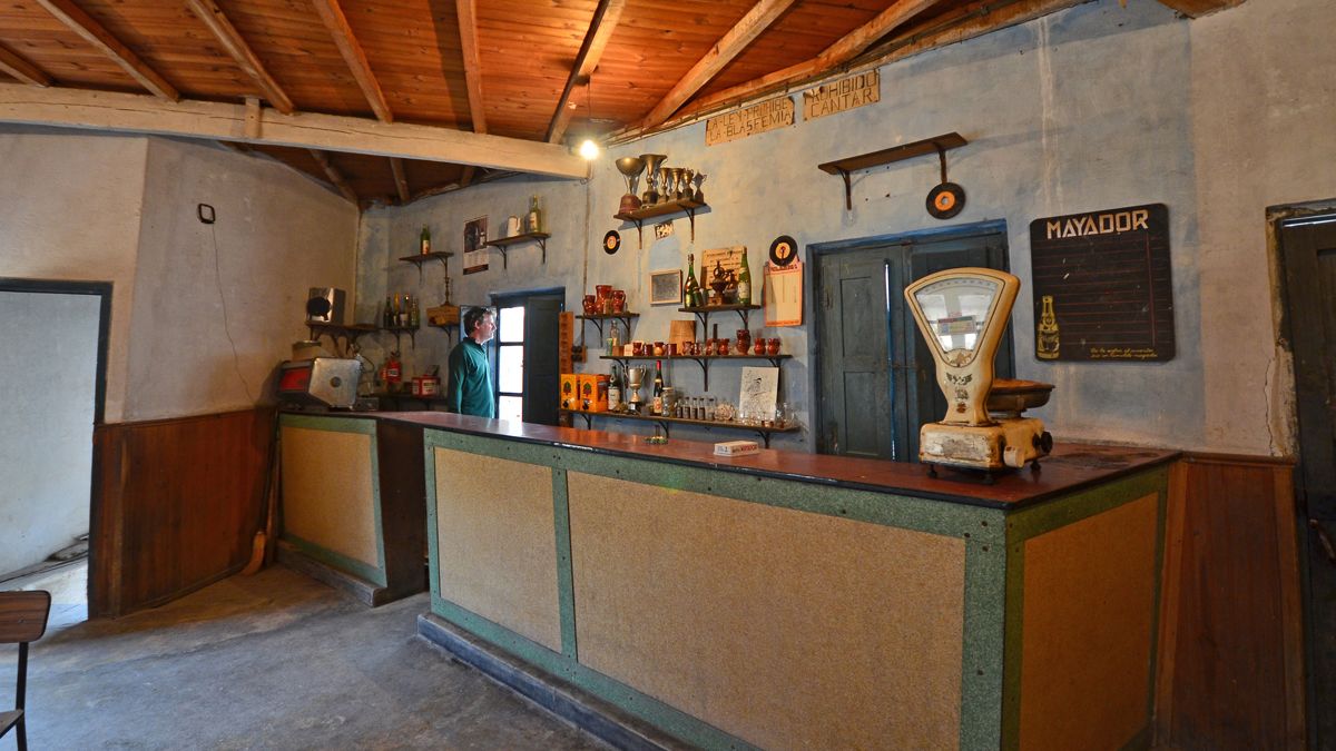 El Bar Calores de Villar ha cerrado desde hace décadas. | GERMÁN RAMOS